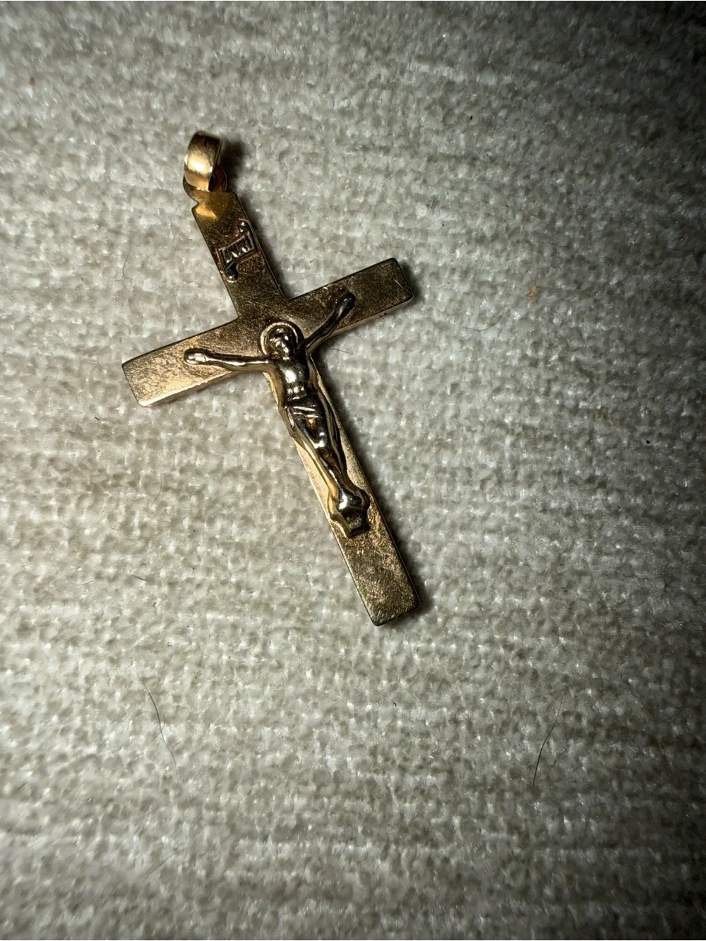 Gold Crucifix Pendant with Corpus 14 kt gold